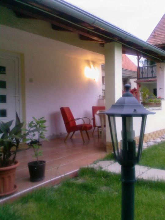 Platanus Acomodação com café da manhã Beckov Exterior foto
